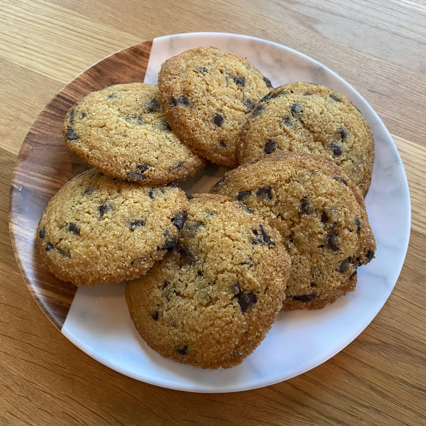 Chocolate Chip Cookies (Gluten-Free, Keto / Low-Carb & Sugar-Free)