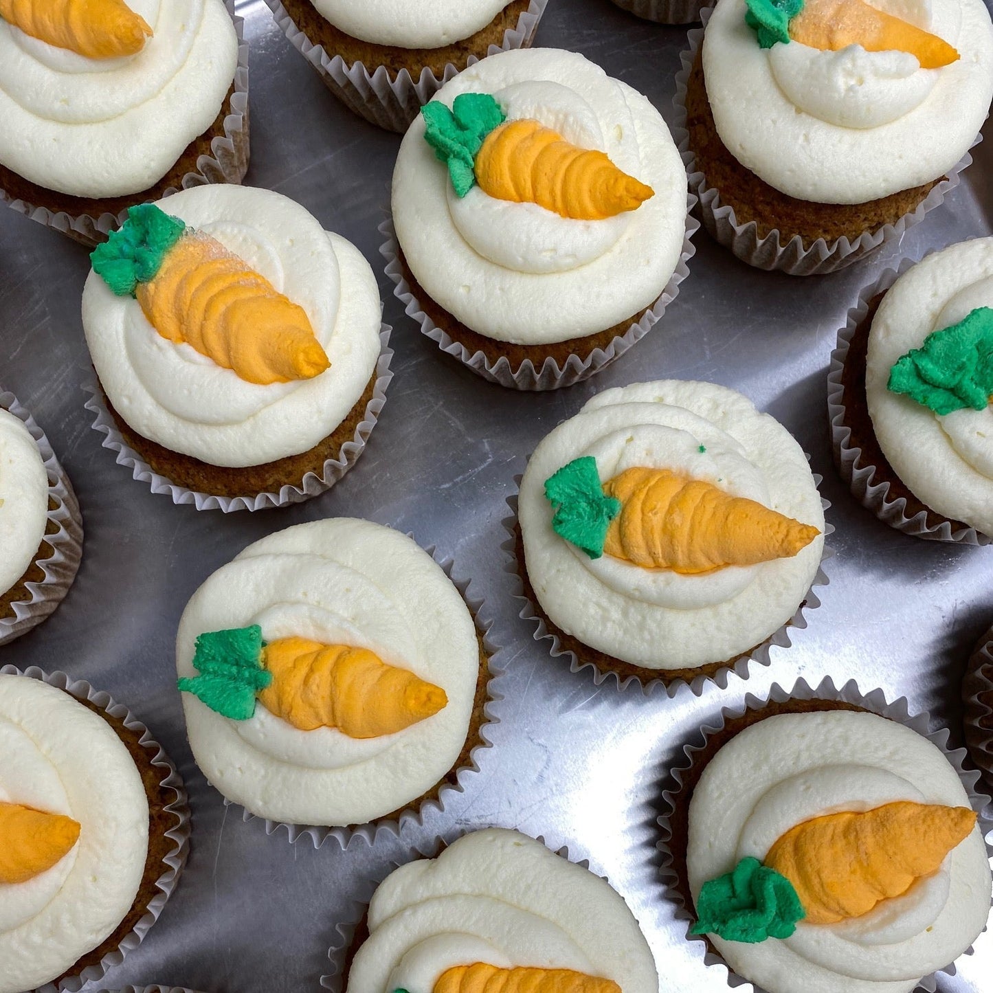 Carrot Cake Cupcakes (Gluten-Free, Keto / Low-Carb & Sugar-Free)