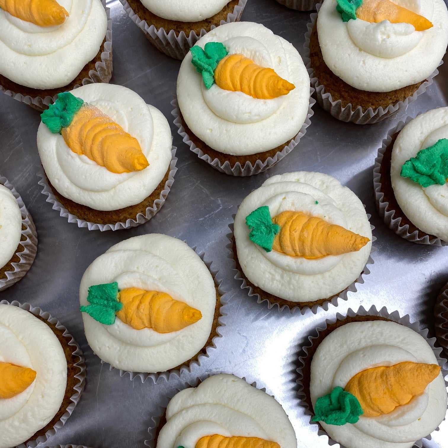 Carrot Cake Cupcakes (Gluten-Free, Keto / Low-Carb & Sugar-Free)